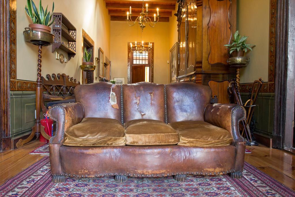 Dutch Manor Antique Hotel เคปทาวน์ ภายนอก รูปภาพ