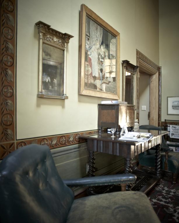 Dutch Manor Antique Hotel เคปทาวน์ ภายนอก รูปภาพ