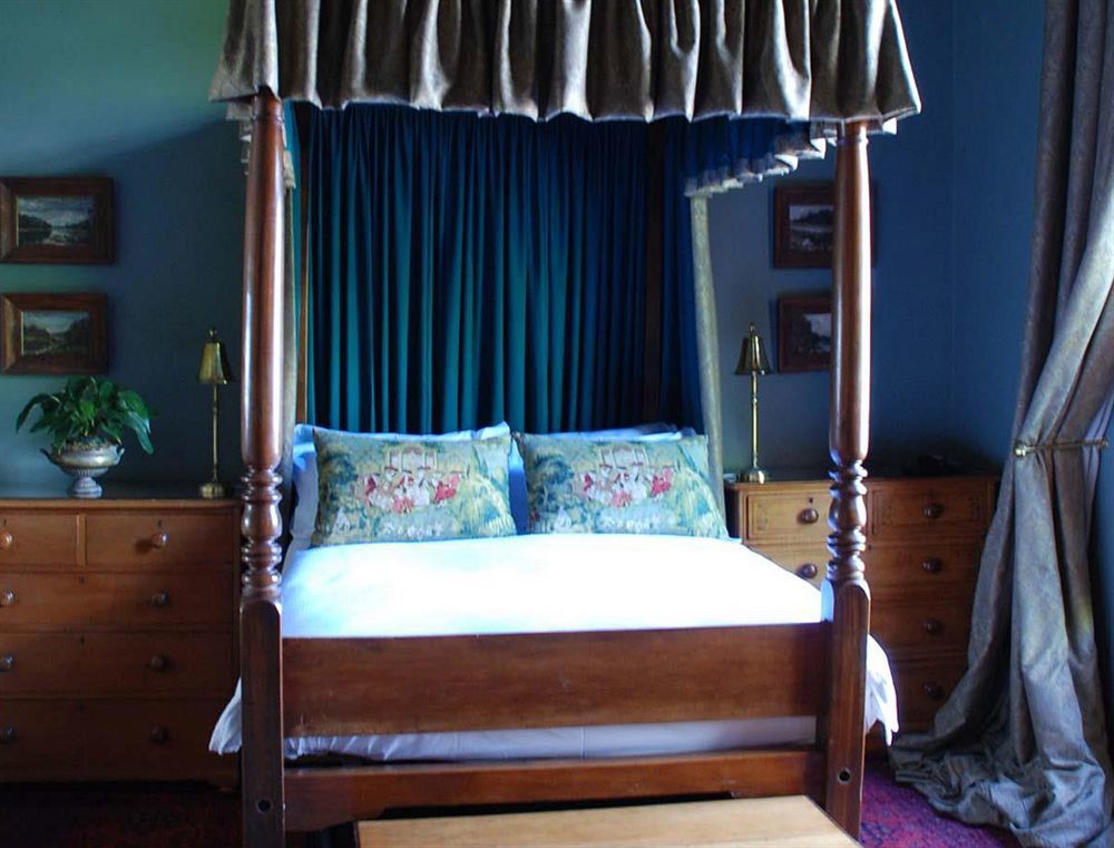 Dutch Manor Antique Hotel เคปทาวน์ ภายนอก รูปภาพ