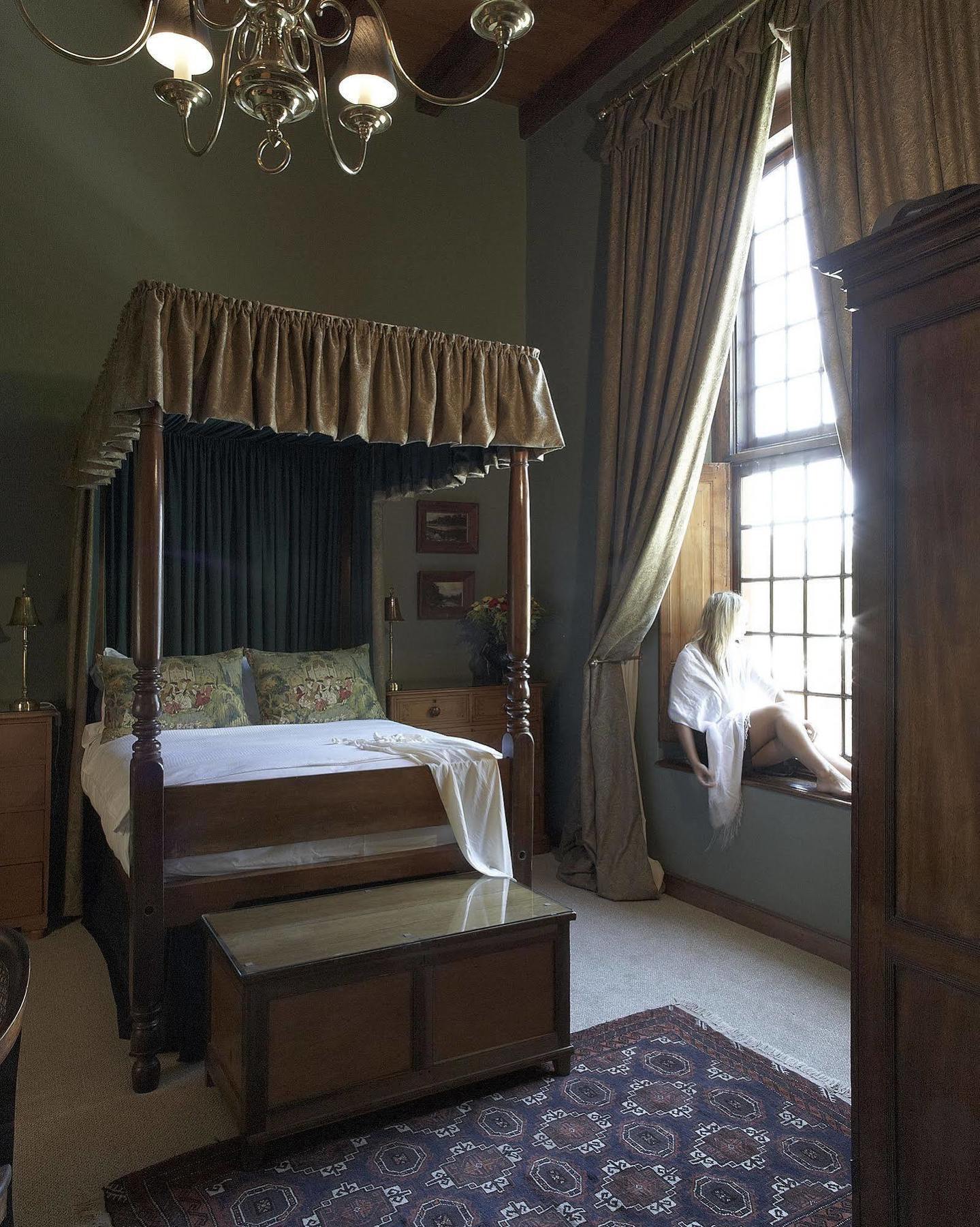 Dutch Manor Antique Hotel เคปทาวน์ ภายนอก รูปภาพ