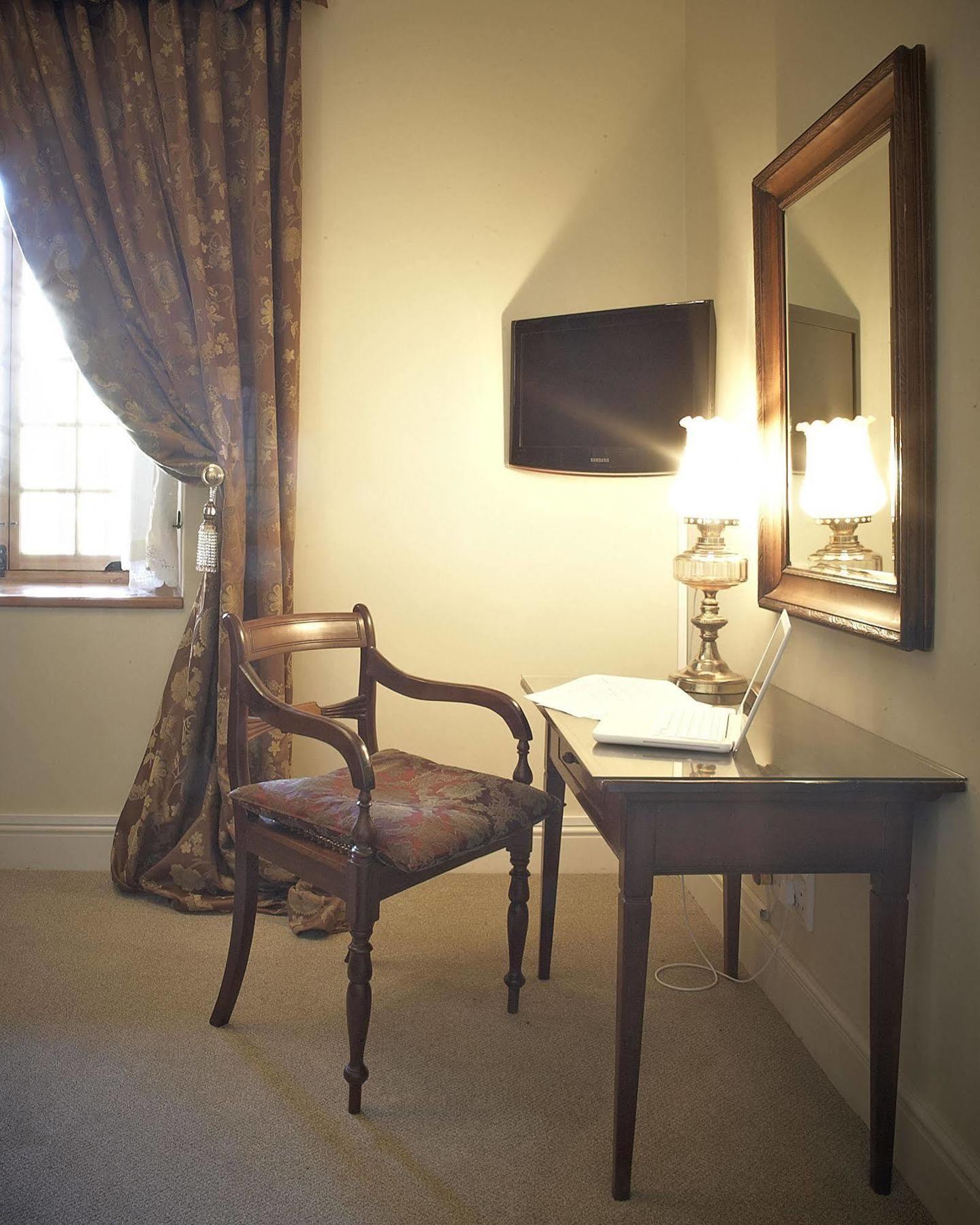 Dutch Manor Antique Hotel เคปทาวน์ ภายนอก รูปภาพ