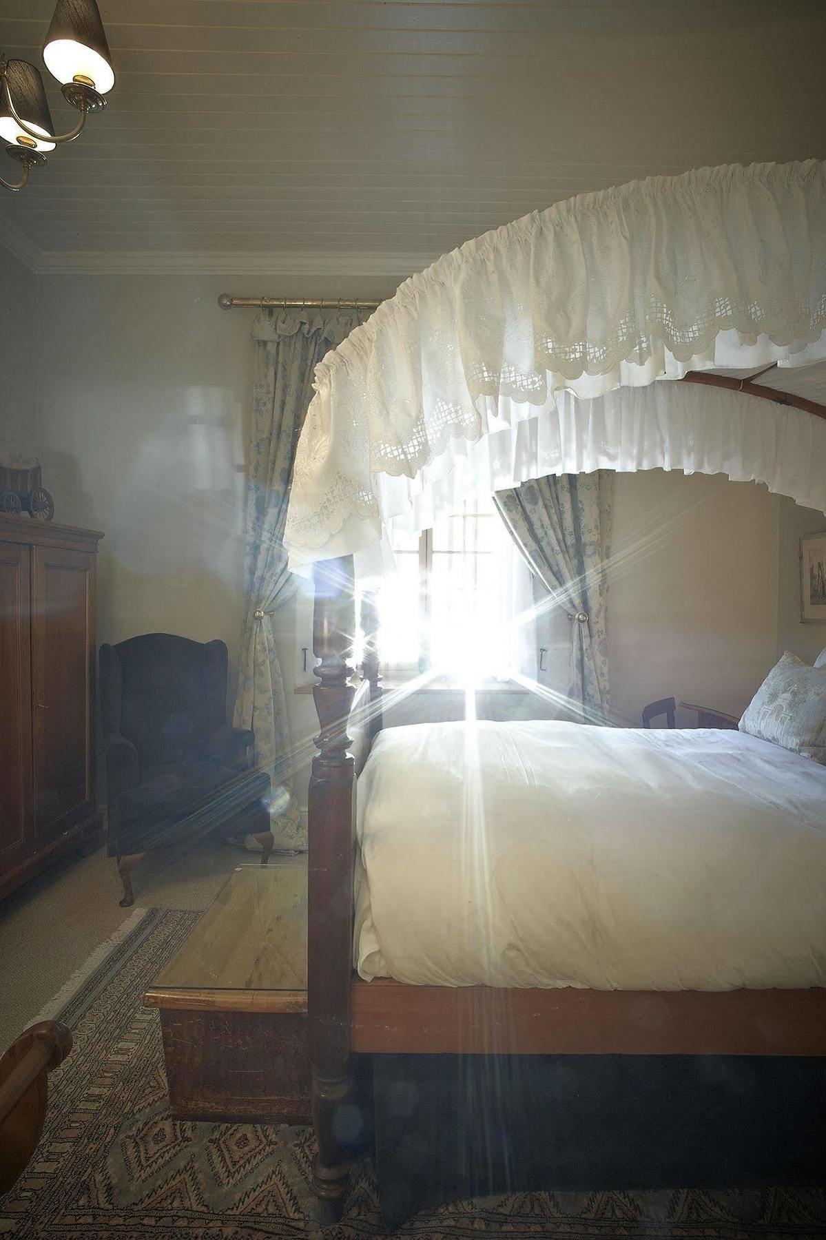 Dutch Manor Antique Hotel เคปทาวน์ ภายนอก รูปภาพ