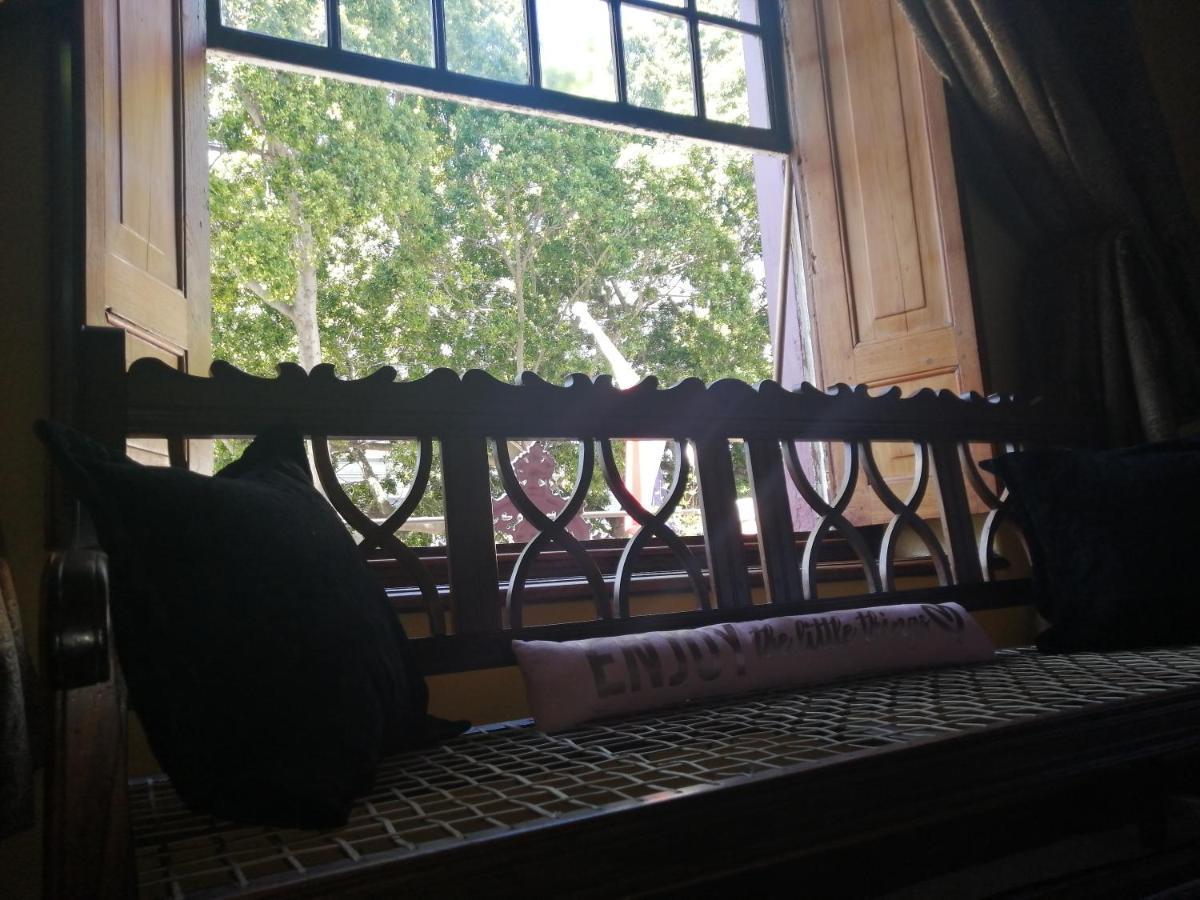Dutch Manor Antique Hotel เคปทาวน์ ภายนอก รูปภาพ