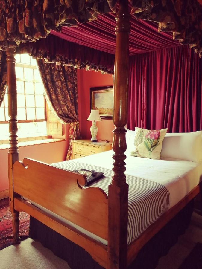 Dutch Manor Antique Hotel เคปทาวน์ ภายนอก รูปภาพ